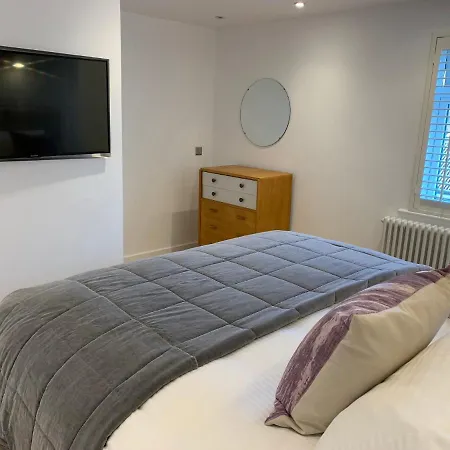 Holiday home Griff Cottage,